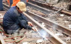 Hoàn thành việc sửa chữa 3 đường ray tại ga Núi Thành