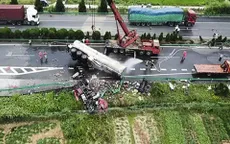 Xe khách đâm trực diện xe tải trên cao tốc Trung Quốc