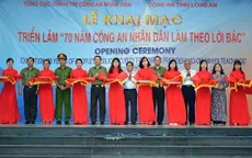 Khai mạc triển lãm ảnh Công an Nhân dân làm theo lời Bác tại Long An
