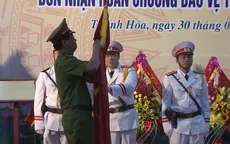 Trại giam Thanh Phong đón nhận Huân chương Bảo vệ Tổ Quốc