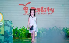 Dàn mẫu nhí đáng yêu trong bữa tiệc đầy màu sắc