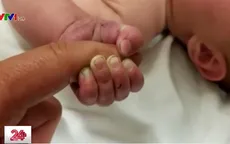 Em bé 5 tháng tuổi sống sót kỳ diệu sau 9 tiếng bị vùi chôn trong rừng