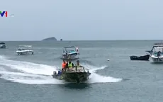 Cứu 7 ngư dân tàu cá Ninh Thuận gặp nạn trên biển