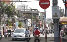 TP.HCM: Xe máy ngang nhiên đi vào đường cấm ngược chiều