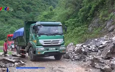 Nhiều tuyến quốc lộ bị sạt lở do mưa bão