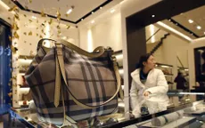 Vì sao Burberry chấp nhận tiêu hủy hơn 37 triệu USD hàng tồn kho?