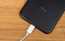 Từng châm biếm Apple, giờ đây Xiaomi cũng bán smartphone không kèm sạc