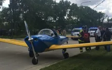 Máy bay nhỏ đáp xuống tuyến đường đông đúc ở Mỹ