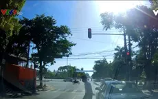 Clip: Tài xế ngang nhiên dừng xe giữa ngã tư