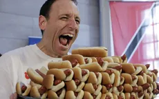 Mỹ: Lập kỷ lục ăn 74 bánh hotdog trong 10 phút