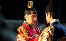 "Gương mặt hoàng đế" lôi cuốn với bí mật về thuật tướng số