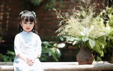 Cô bé 5 tuổi  "đốn tim" dân cư mạng với đôi mắt đẹp như thiên thần