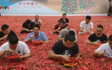 Ăn 50 quả ớt trong 68 giây