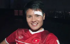 Quang Hải khoe ảnh đẹp trai dù rách mí mắt trước Olympic Syria