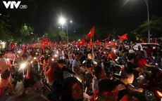 Chi phí tăng gấp đôi vẫn "cháy" tour đi Indonesia cổ vũ Olympic Việt Nam