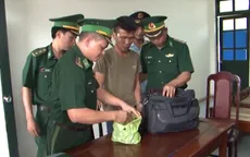 Bắt đối tượng vận chuyển ma túy đi xe biển số Lào