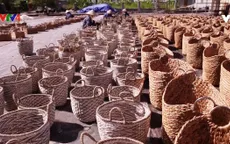 Độc đáo sản phẩm thủ công từ cói và bèo tây