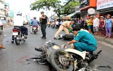Xe tải đâm liên hoàn 8 xe máy, 11 người bị thương