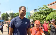 Cựu danh thủ Joleon Lescott và tiền vệ Quang Hải giao lưu với người hâm mộ
