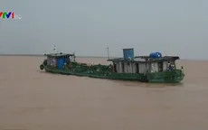 Phát hiện tàu chở 200.000 lít xăng trái phép