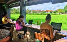 Indonesia thu hút khách du lịch ba lô
