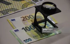 ECB ra mắt đồng 100 EUR và 200 EUR mới