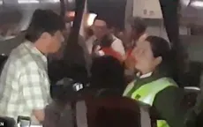 Du khách đòi tiếp viên cho máy bay hạ cánh vì “quá nóng”