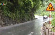 Nguy cơ tai nạn trên đường đèo dốc lên cao nguyên đá Đồng Văn