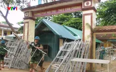 Bộ đội giúp dân vùng lũ Nghệ An