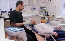 Người thu nhập thấp ở Anh bị phạt vì "nhầm lẫn tiêu chuẩn" khám răng miễn phí