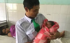 Tài xế taxi đỡ đẻ thành công ngay trên xe
