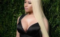 Nicki Minaj diện áo "lấp ló" vòng một