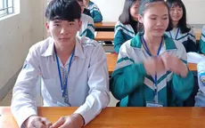 Khen thưởng nam sinh trả lại 30 triệu đồng cho người đánh rơi