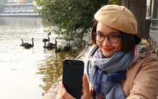 Niềm vui "chẳng tày gang" ngắm thiên nga tại Hồ Gươm của bạn trẻ Hà Nội