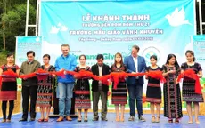 Khánh thành trường Đèn Đom Đóm thứ 21