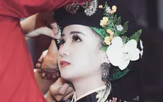 Chân dung cô đồng 9X xinh đẹp là sinh viên Học viện Ngoại giao