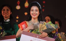 Xem nữ sinh Ngoại giao trổ tài “bắn” tiếng Anh trong cuộc thi Hoa khôi