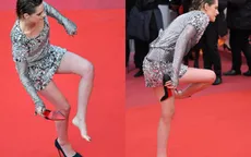 Kristen Stewart cởi giày đi chân trần trên thảm đỏ Cannes