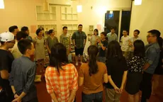 Ăn bánh, uống trà và... nói chuyện sex