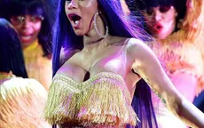 Cardi B khoe vòng một khủng