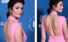 Cựu Bond girl khoe lưng trần gợi cảm