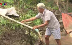 Hàng trăm hộ dân tại Vĩnh Long phải dùng nước bẩn dưới sông