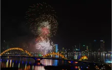 Cả nước đã chào đón năm 2018, pháo hoa rực sáng trên sông Hàn