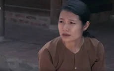 Tập 22 phim Thương nhớ ở ai: Nghĩa đi bộ đội, Hạnh quỳ mọp xin được phụng dưỡng bố mẹ chồng