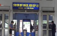 Cổng soát vé tự động ở ga Sài Gòn dễ dàng bị "qua mặt"