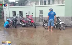 Người dân TP.HCM lại khổ vì triều cường