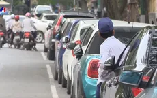 Tăng phí trông xe: Người vui, kẻ khóc