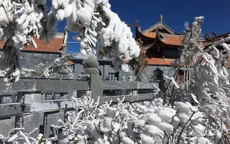 Hàng chục nghìn du khách tới Sa Pa “săn tuyết”