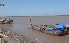 Bến Tre: Phát hiện 3 phương tiện khai thác cát trái phép trên sông Tiền