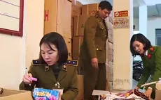 Bắt giữ hàng tấn bánh kẹo dành cho trẻ em giả nhãn mác Thái Lan, Hàn Quốc